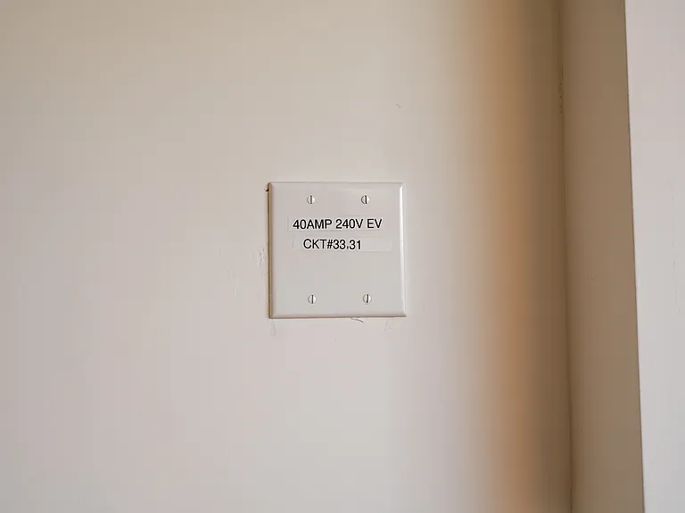 2553 Thurman Ave #2 — Photo 39