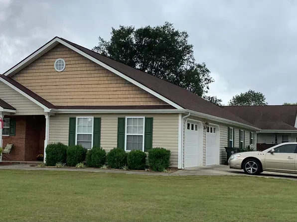 230 Century Station Dr, Rossville, GA 30741