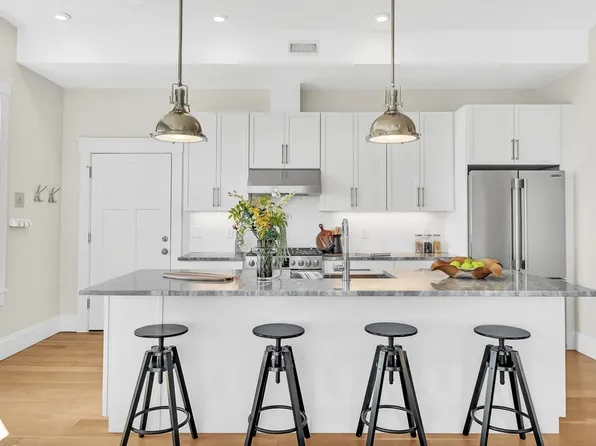 593 Somerville Ave #4, Somerville, MA 02143