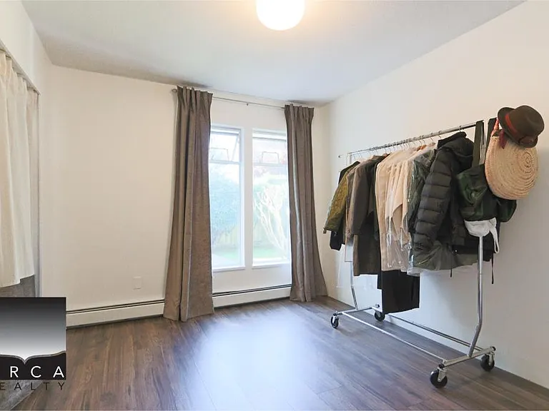 6400 Dakota Dr — Photo 25