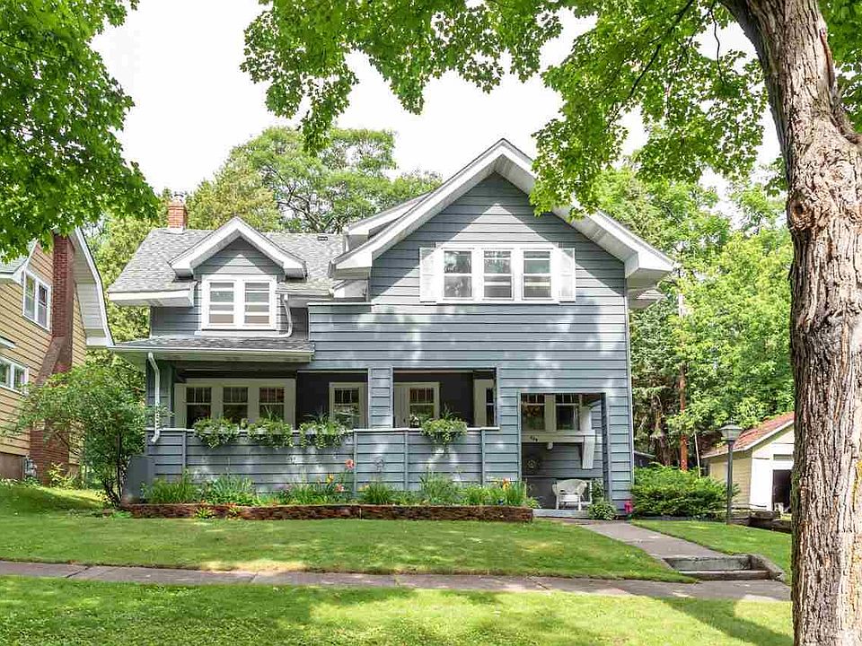 2nd image of 439 Leicester Ave