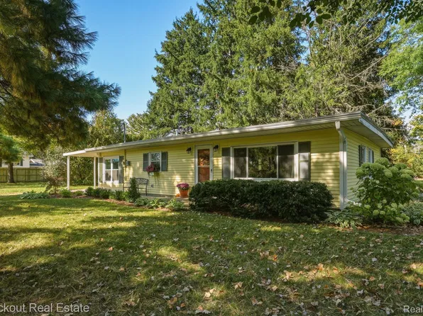 5195 S Washington Rd, Saginaw, MI 48601