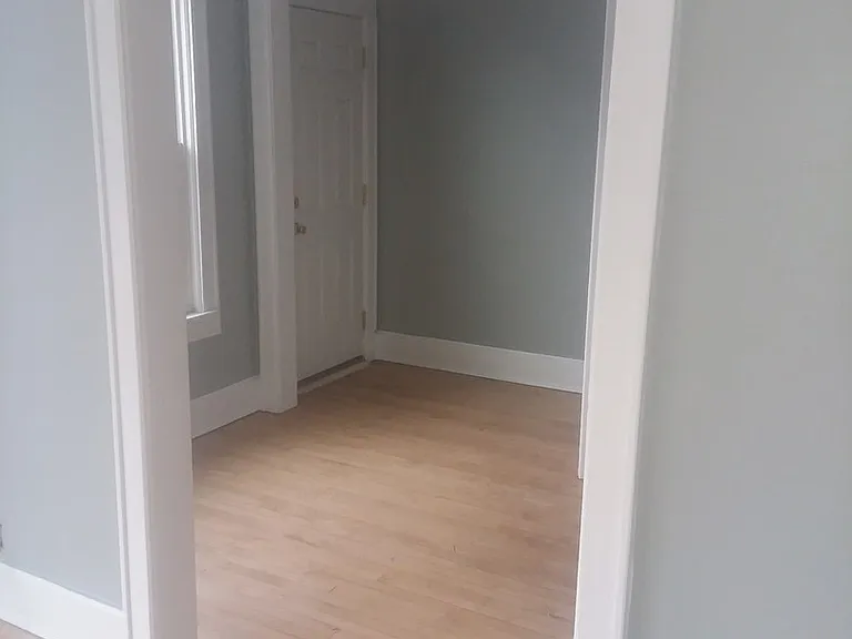 Large Spacious 4 Bedroom UPPER with Large Living Room and Dining Area!! — Photo 13
