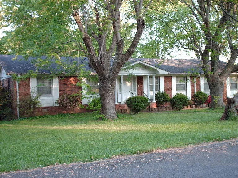 2100 Eugenia Ave NW — Photo 1