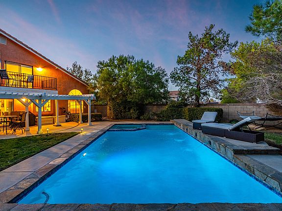 2nd image of 40530 Peonza Ln