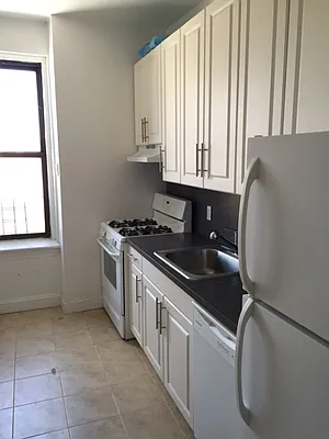 Rented by Quest Realty Sunnyside Corp | media 16