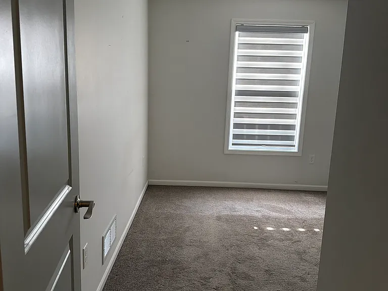 1605 Hill Valley Dr — Photo 10