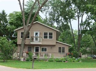 W10898 Tipperary Rd, Poynette, WI 53955