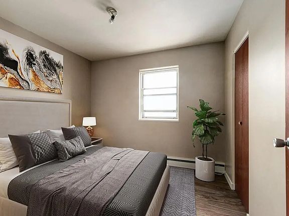 5th image of 450 Langdon Cres #855257