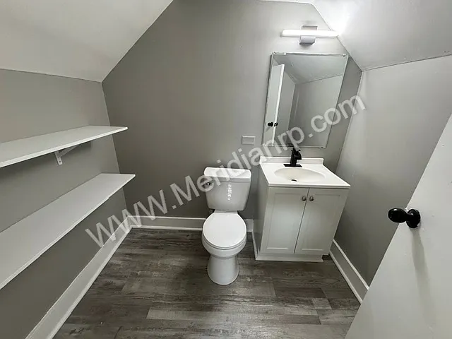 1104 Stophlet St — Photo 7