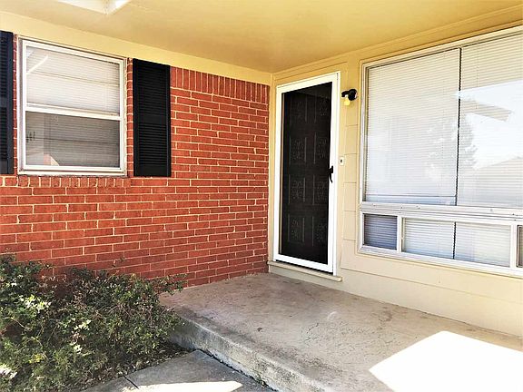 2nd image of 506 NE Cimarron Cir