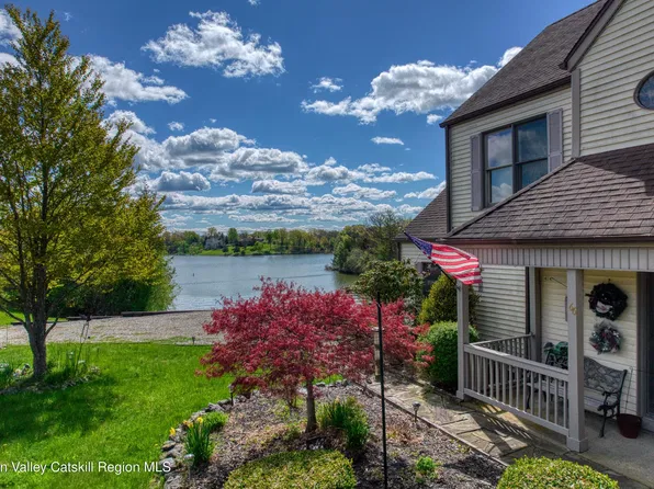 66 Castle Point, Athens, NY 12015