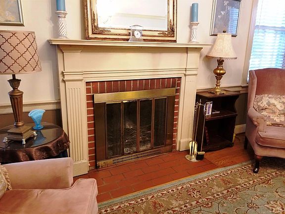 3rd image of 4346 Fort Ave