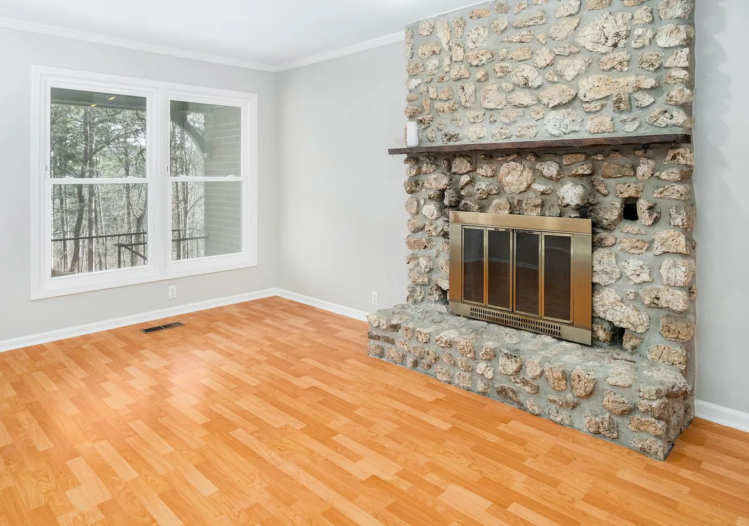 **Move In Special - $200.00 Off For The First 2 Months - Move In Special** With Oversized Bedroom... — Photo 3