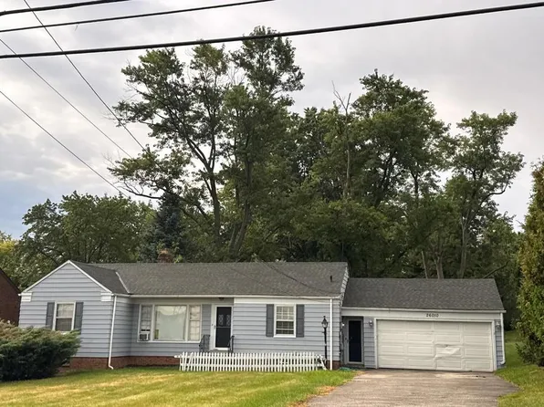 26010 Emery Rd, Warrensville Heights, OH 44128