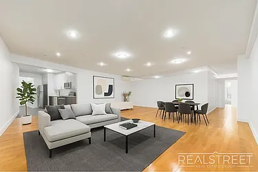 90-02 Queens Boulevard, #422