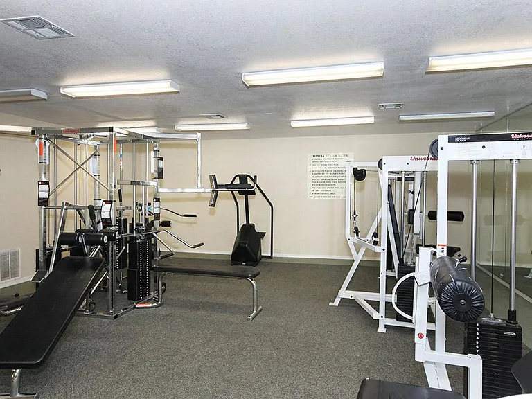 ONE MONTH FREE! APPLY FREE! VIRTUAL TOURS! — Photo 15