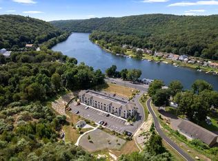 336F Roosevelt Dr #103, Seymour, CT 06483
