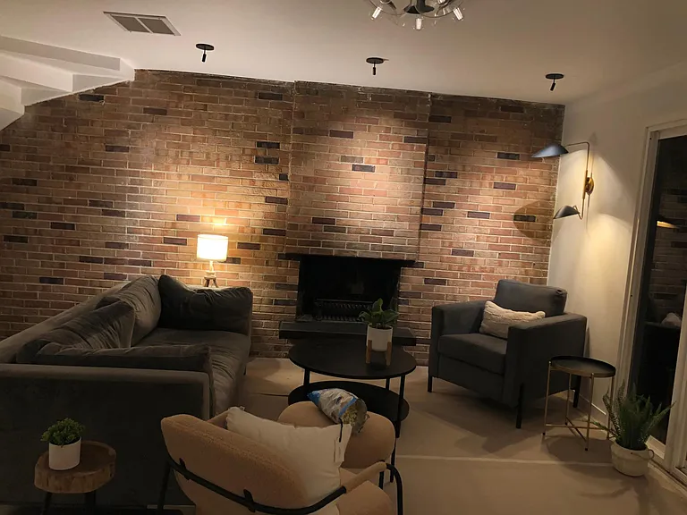 588 W Hawthorne Pl #8 — Photo 6