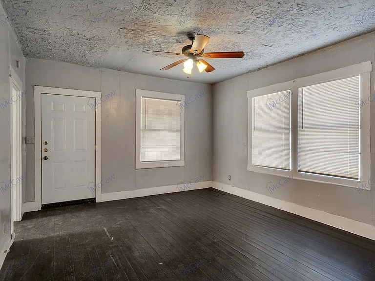 1209 Gladiolus St — Photo 12