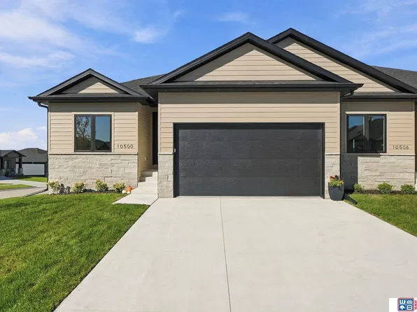 10500 Majestic Ln, Lincoln, NE 68527