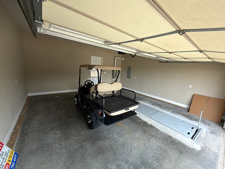 4201 Legacy Pointe St — Photo 32