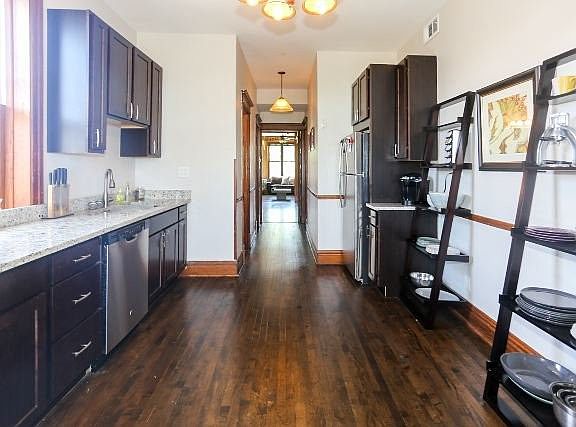 5th image of 2523 N California Ave #Three