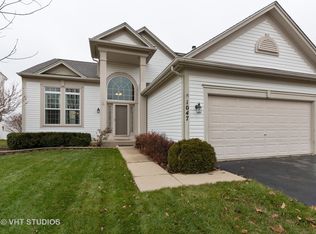 1047 Spinnaker St, Elgin, IL 60123