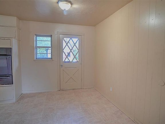 5th image of 1217 SW 46th St