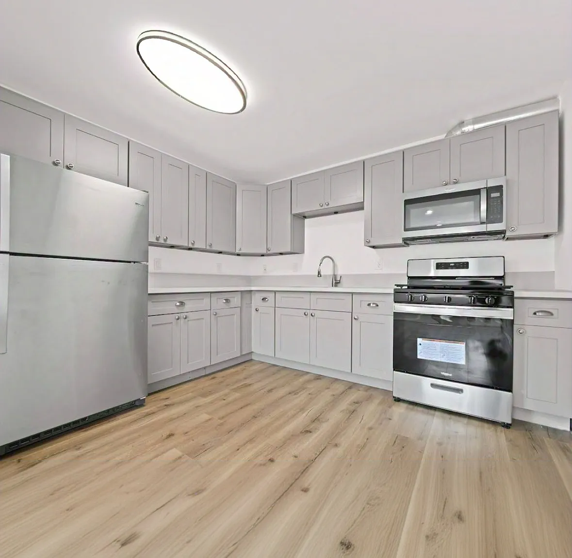 5 bed, 1588 sqft, $4,595 — Photo 4