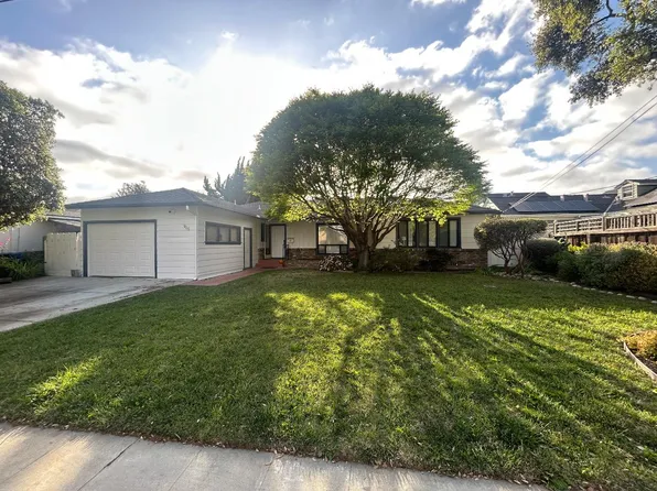 906 Bautista Dr, Salinas, CA 93901