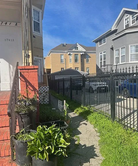 1739 10th Ave — Photo 2