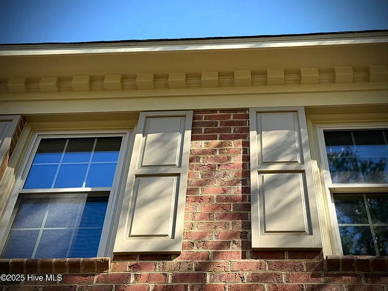 703 Daventry Dr — Photo 4