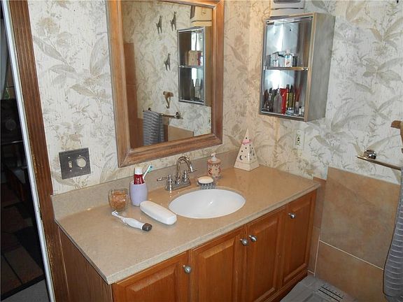 4th image of 6170 NW 33rd Terrace #6170