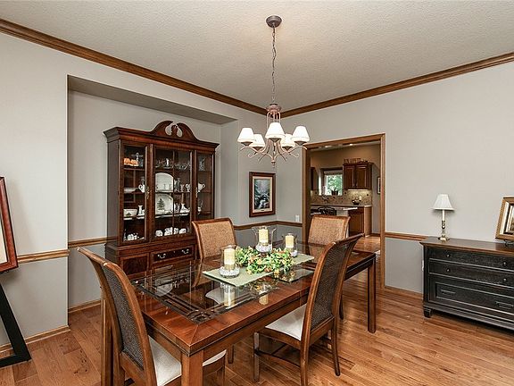 3rd image of 502 NE 20th St