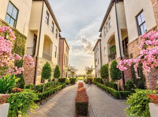 1108 Mosaico Ln, Houston, TX 77055