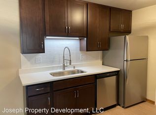6863 S 68th St #102, Franklin, WI 53132