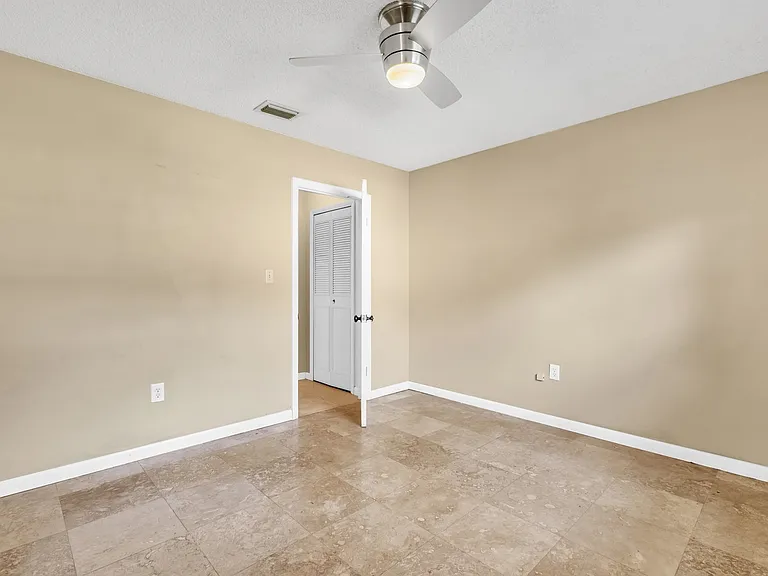 320 Heather Ave — Photo 14