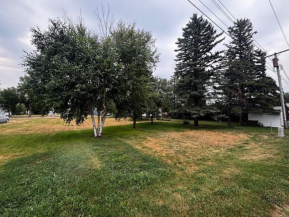 4th image of 409 3rd Ave S