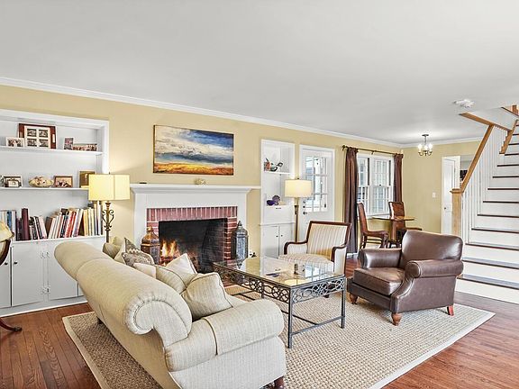 3rd image of 47 Orchard Dr