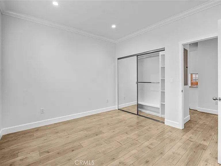 6711 Clybourn Ave — Photo 21