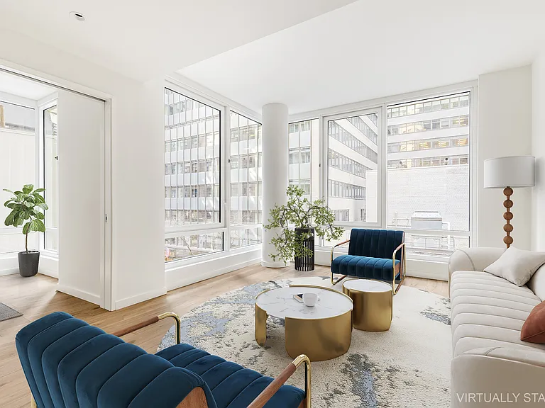 135 E 47th St #4E — Photo 1