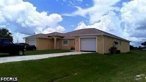 3 bed, 2.0 bath, 1256 sqft, $1,350 — Photo 1