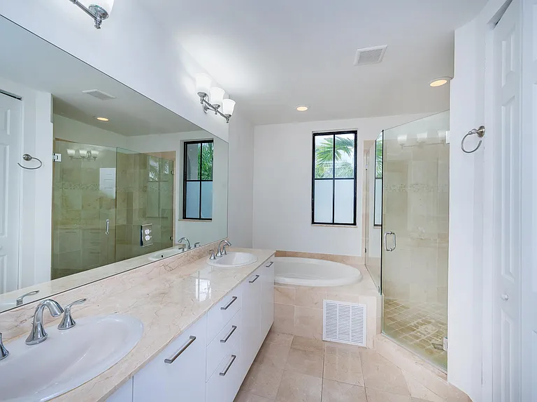 5157 NW 85th Ave — Photo 13