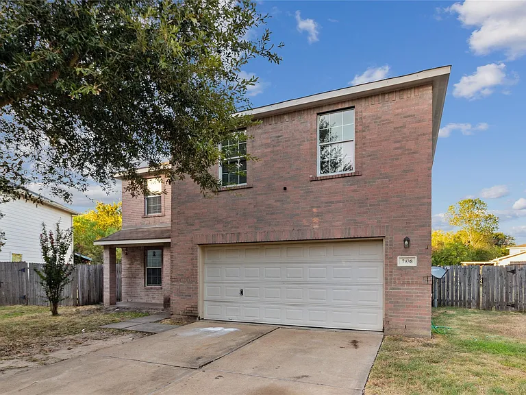 7938 Chatham Springs Ln — Photo 2