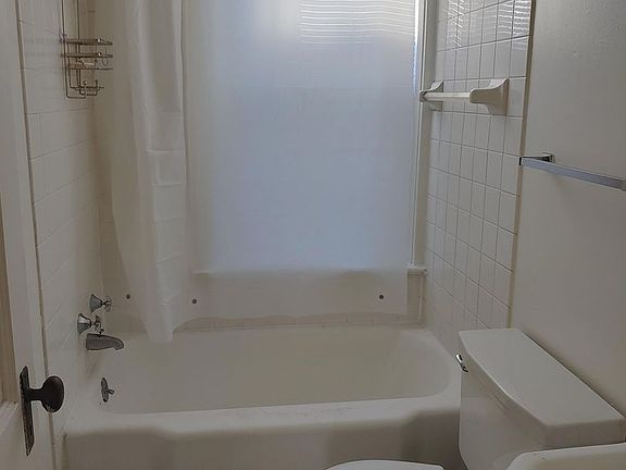 5th image of 1919 Dupont Ave S APT 303