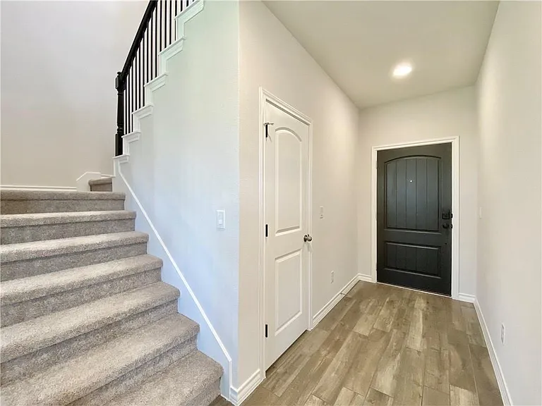 208 Caisson Trl — Photo 5