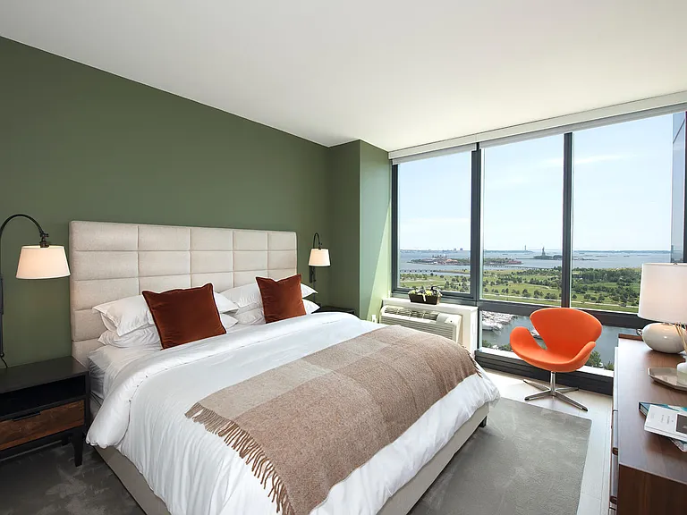 245 Grand St #2502 — Photo 7