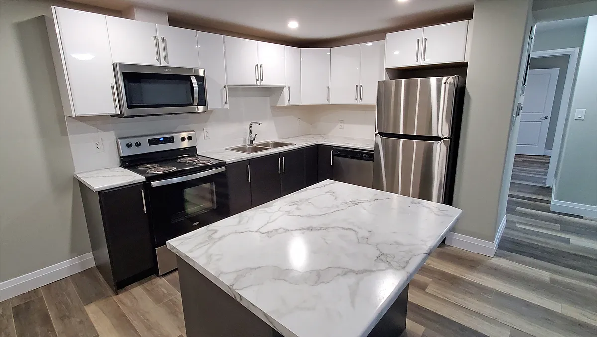 349 Queenston Street — Photo 1
