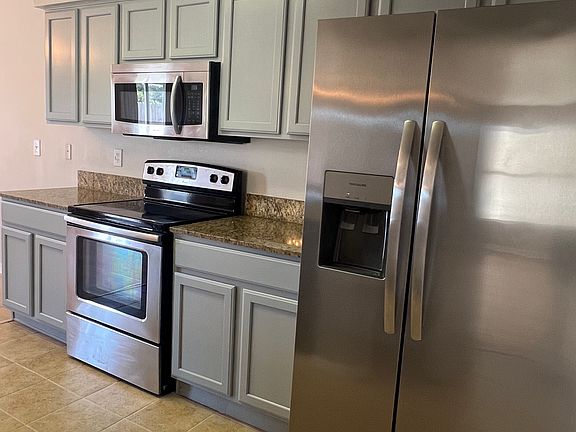 3rd image of 7954 Carriage Pointe Dr